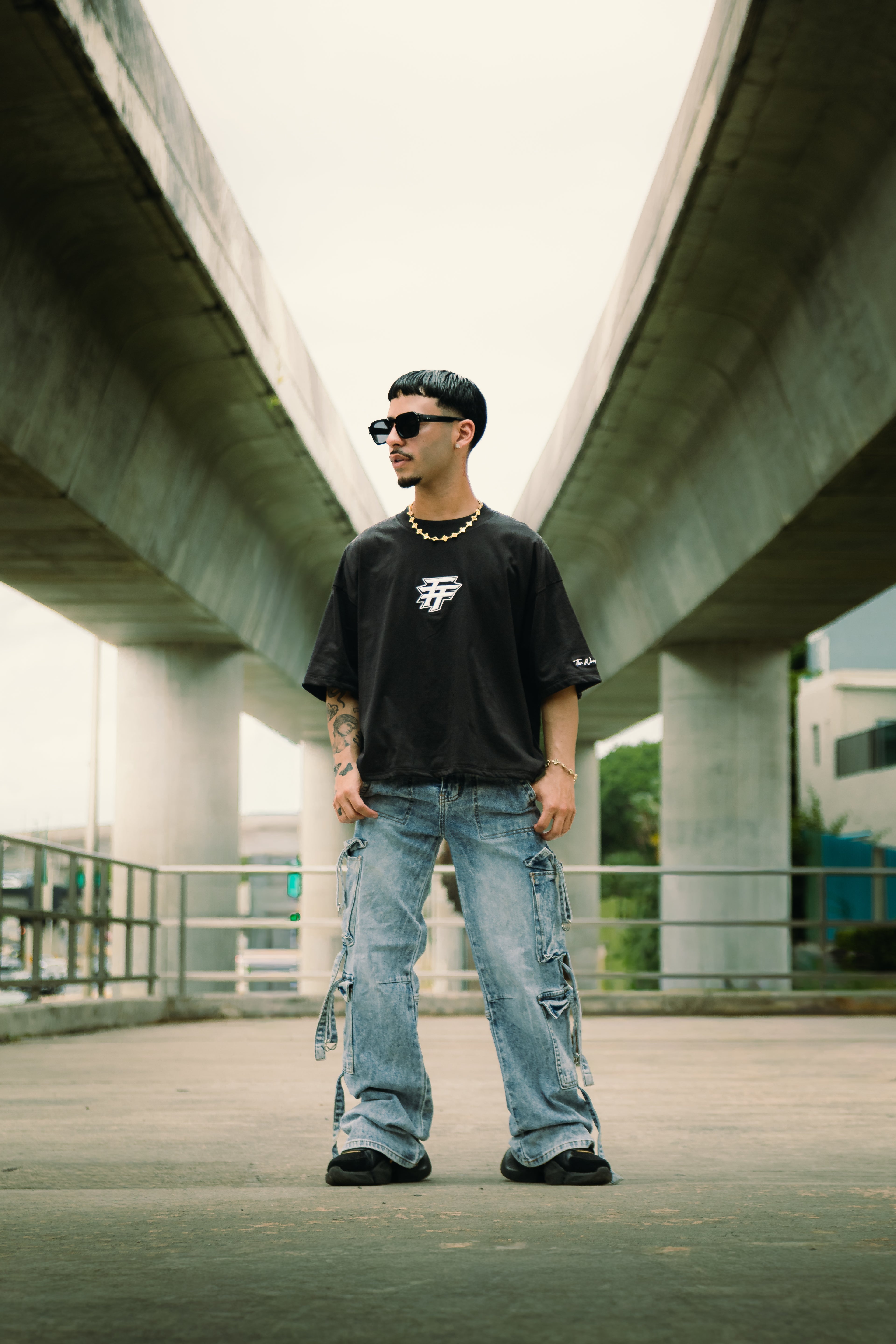 THE WORLD IS YOURS OVERSIZED BLACK TEE